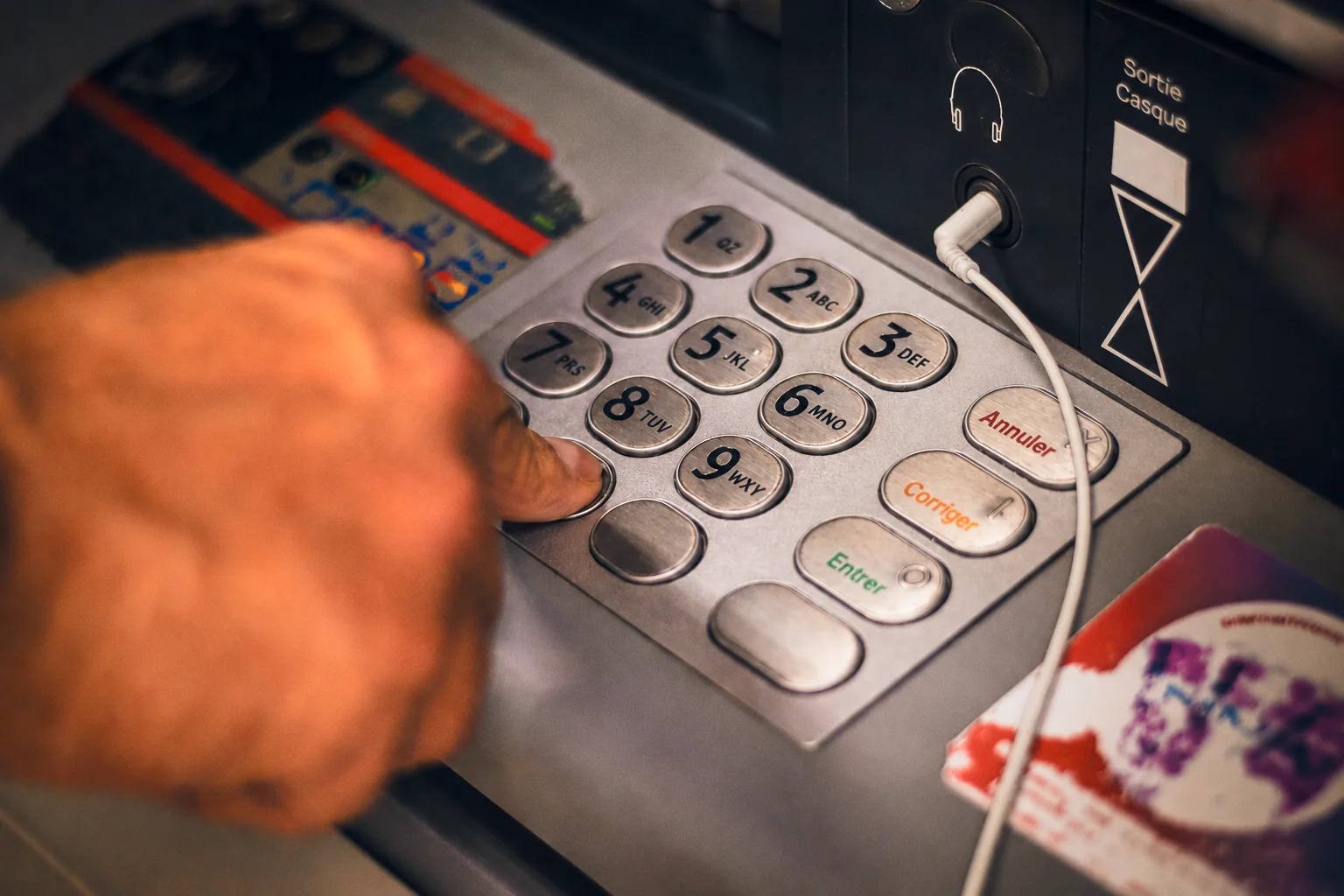 Bancomat : de nouveaux distributeurs, accessibles ?